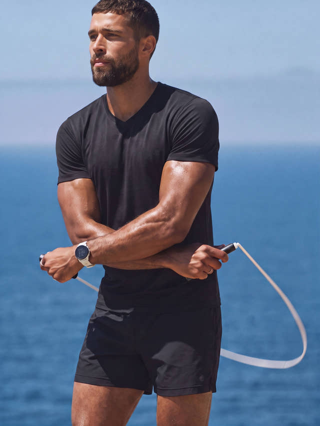 Camiseta de cuello en V AirPace™ Performance