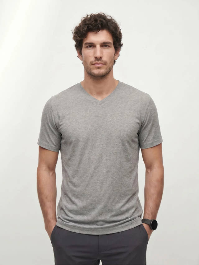 Camiseta de cuello en V AirPace™ Performance